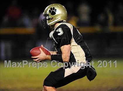Thumbnail 1 in North Haven @ Hand (CIAC Class L Quarterfinal) photogallery.