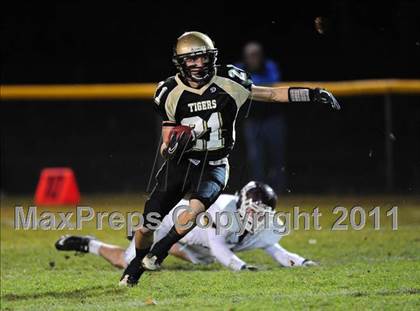 Thumbnail 2 in North Haven @ Hand (CIAC Class L Quarterfinal) photogallery.