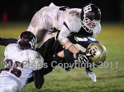Thumbnail 1 in North Haven @ Hand (CIAC Class L Quarterfinal) photogallery.