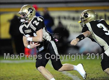 Thumbnail 2 in North Haven @ Hand (CIAC Class L Quarterfinal) photogallery.