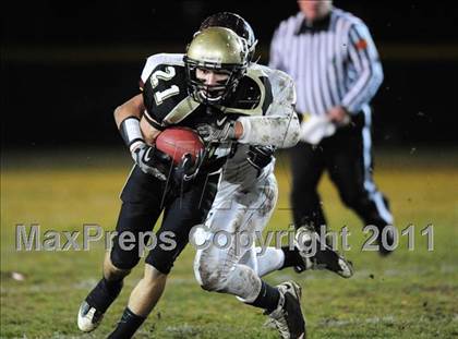 Thumbnail 2 in North Haven @ Hand (CIAC Class L Quarterfinal) photogallery.
