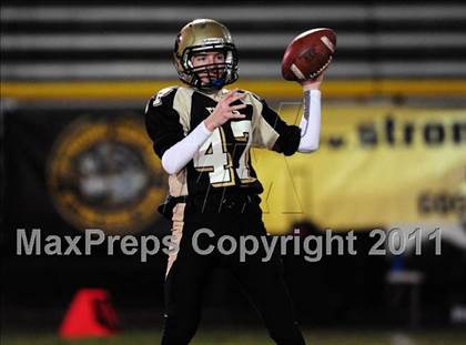 Thumbnail 2 in North Haven @ Hand (CIAC Class L Quarterfinal) photogallery.
