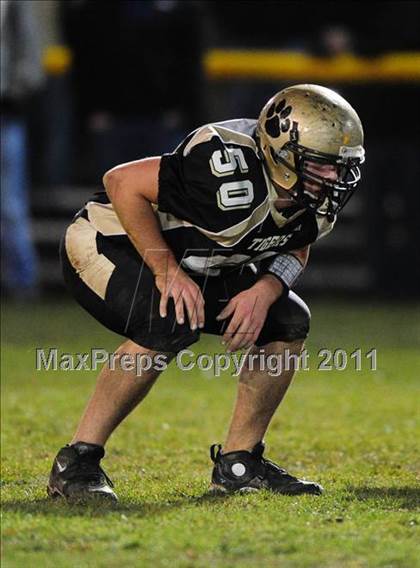 Thumbnail 3 in North Haven @ Hand (CIAC Class L Quarterfinal) photogallery.