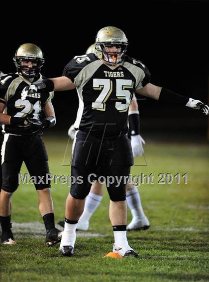 Thumbnail 3 in North Haven @ Hand (CIAC Class L Quarterfinal) photogallery.