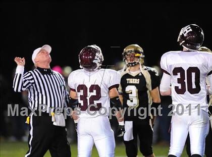 Thumbnail 2 in North Haven @ Hand (CIAC Class L Quarterfinal) photogallery.