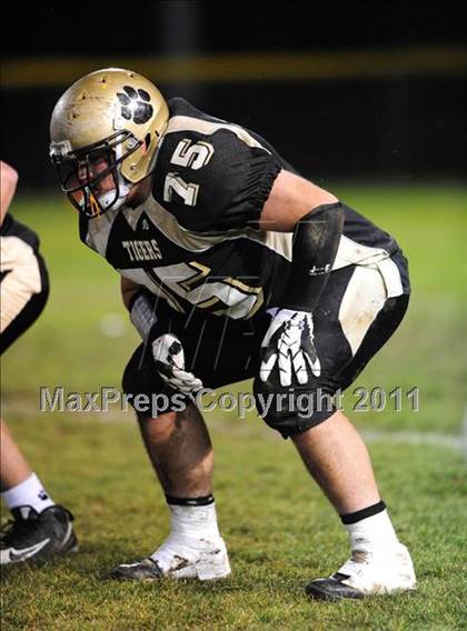 Thumbnail 1 in North Haven @ Hand (CIAC Class L Quarterfinal) photogallery.