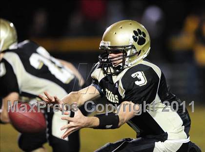 Thumbnail 3 in North Haven @ Hand (CIAC Class L Quarterfinal) photogallery.