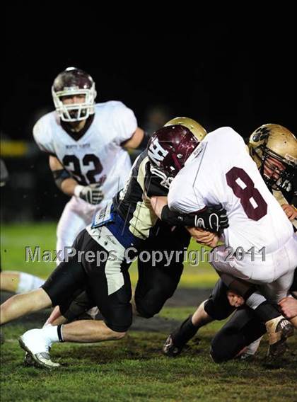 Thumbnail 2 in North Haven @ Hand (CIAC Class L Quarterfinal) photogallery.