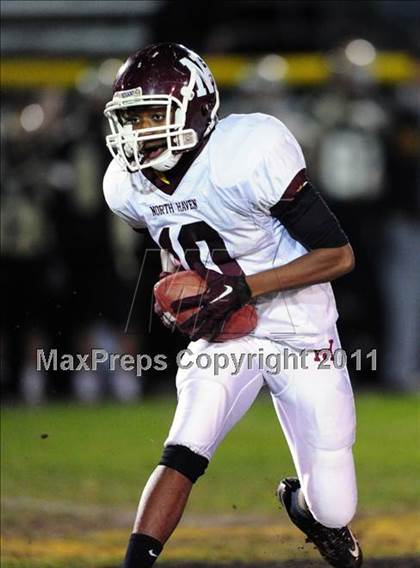 Thumbnail 3 in North Haven @ Hand (CIAC Class L Quarterfinal) photogallery.