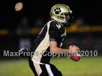 Thumbnail 2 in North Haven @ Hand (CIAC Class L Quarterfinal) photogallery.
