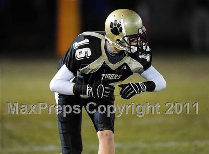 Thumbnail 3 in North Haven @ Hand (CIAC Class L Quarterfinal) photogallery.