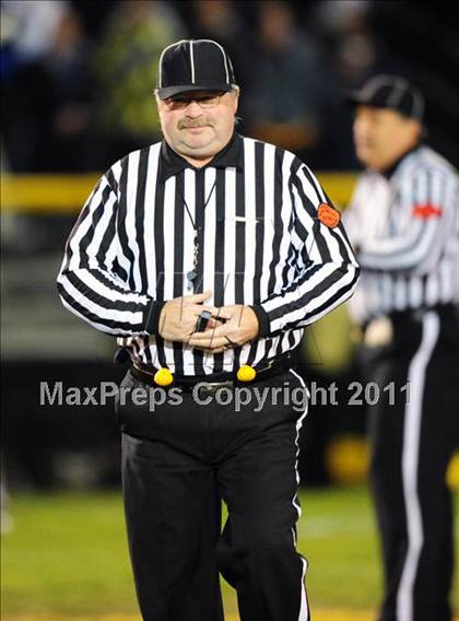 Thumbnail 1 in North Haven @ Hand (CIAC Class L Quarterfinal) photogallery.