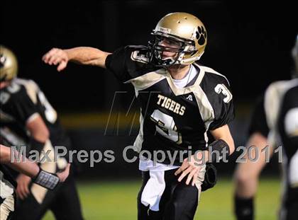 Thumbnail 2 in North Haven @ Hand (CIAC Class L Quarterfinal) photogallery.