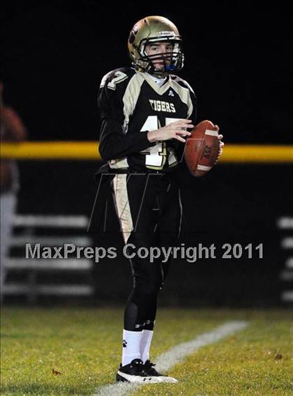 Thumbnail 1 in North Haven @ Hand (CIAC Class L Quarterfinal) photogallery.