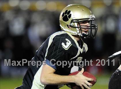Thumbnail 2 in North Haven @ Hand (CIAC Class L Quarterfinal) photogallery.