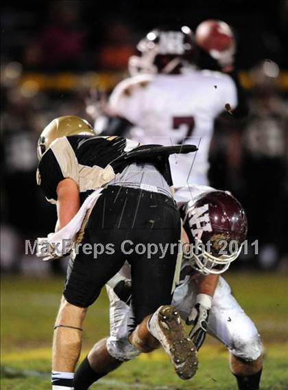 Thumbnail 1 in North Haven @ Hand (CIAC Class L Quarterfinal) photogallery.