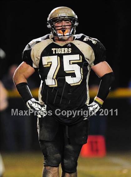 Thumbnail 2 in North Haven @ Hand (CIAC Class L Quarterfinal) photogallery.