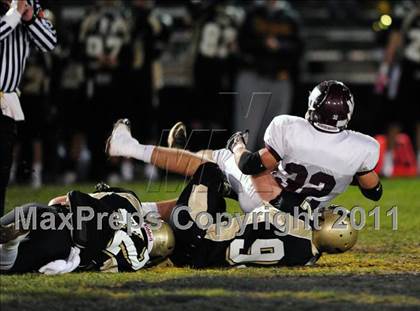 Thumbnail 2 in North Haven @ Hand (CIAC Class L Quarterfinal) photogallery.