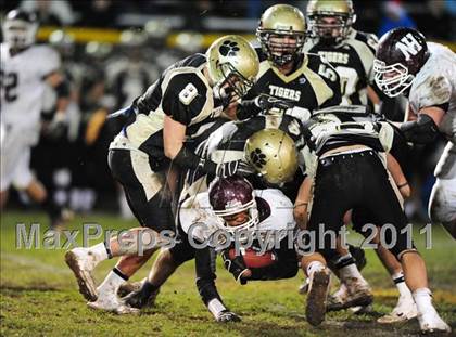 Thumbnail 2 in North Haven @ Hand (CIAC Class L Quarterfinal) photogallery.