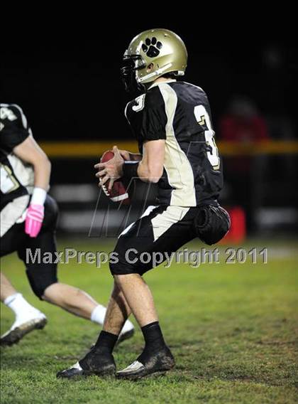 Thumbnail 1 in North Haven @ Hand (CIAC Class L Quarterfinal) photogallery.