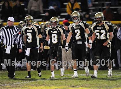 Thumbnail 2 in North Haven @ Hand (CIAC Class L Quarterfinal) photogallery.