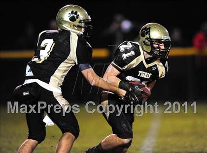 Thumbnail 3 in North Haven @ Hand (CIAC Class L Quarterfinal) photogallery.