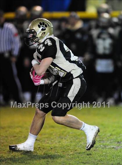 Thumbnail 3 in North Haven @ Hand (CIAC Class L Quarterfinal) photogallery.