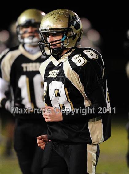 Thumbnail 3 in North Haven @ Hand (CIAC Class L Quarterfinal) photogallery.