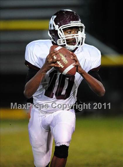 Thumbnail 2 in North Haven @ Hand (CIAC Class L Quarterfinal) photogallery.