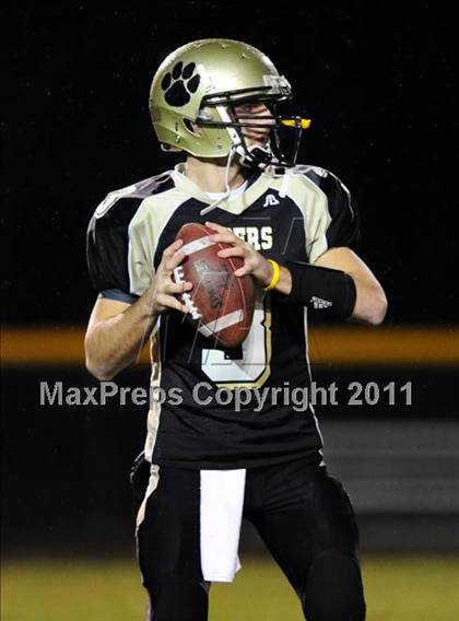 Thumbnail 1 in North Haven @ Hand (CIAC Class L Quarterfinal) photogallery.