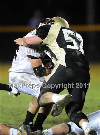 Thumbnail 3 in North Haven @ Hand (CIAC Class L Quarterfinal) photogallery.