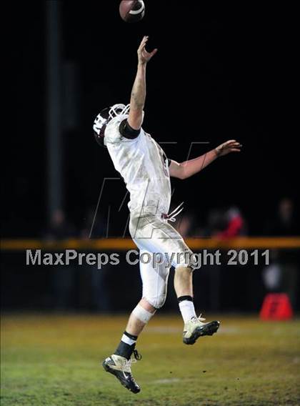 Thumbnail 2 in North Haven @ Hand (CIAC Class L Quarterfinal) photogallery.