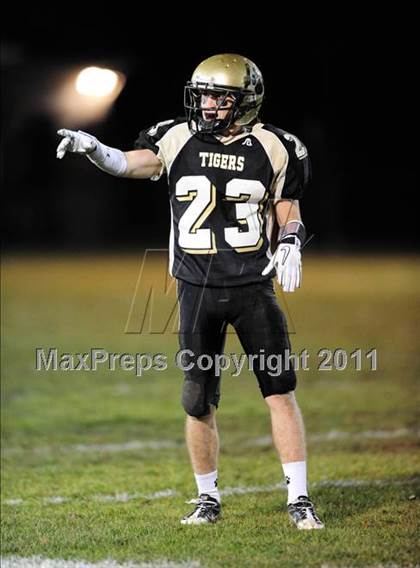 Thumbnail 1 in North Haven @ Hand (CIAC Class L Quarterfinal) photogallery.