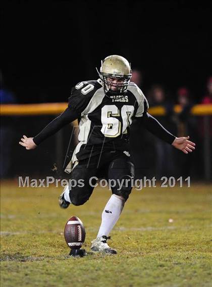 Thumbnail 2 in North Haven @ Hand (CIAC Class L Quarterfinal) photogallery.