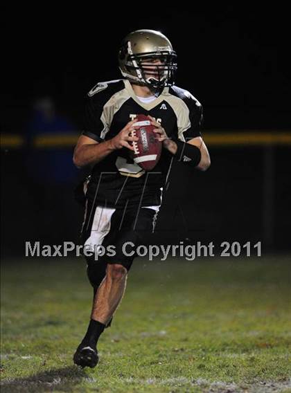 Thumbnail 3 in North Haven @ Hand (CIAC Class L Quarterfinal) photogallery.