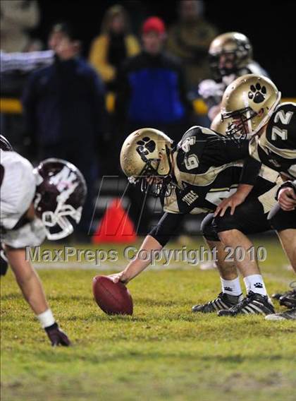 Thumbnail 3 in North Haven @ Hand (CIAC Class L Quarterfinal) photogallery.