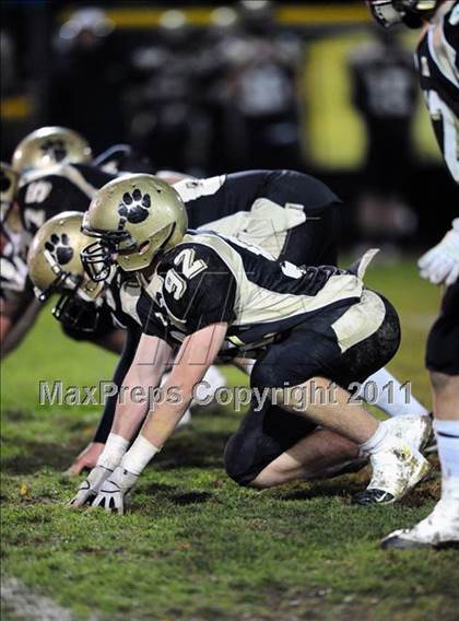 Thumbnail 3 in North Haven @ Hand (CIAC Class L Quarterfinal) photogallery.