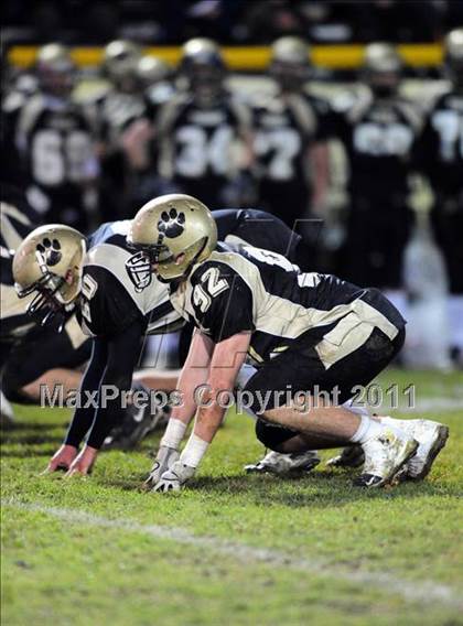 Thumbnail 3 in North Haven @ Hand (CIAC Class L Quarterfinal) photogallery.