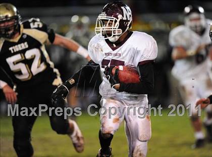 Thumbnail 3 in North Haven @ Hand (CIAC Class L Quarterfinal) photogallery.