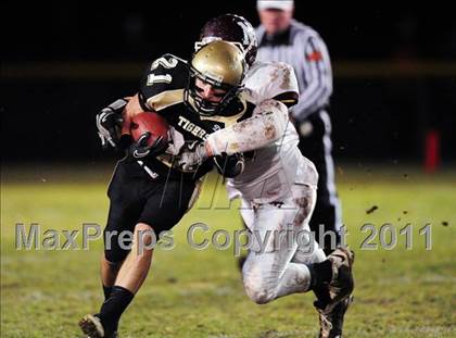 Thumbnail 1 in North Haven @ Hand (CIAC Class L Quarterfinal) photogallery.