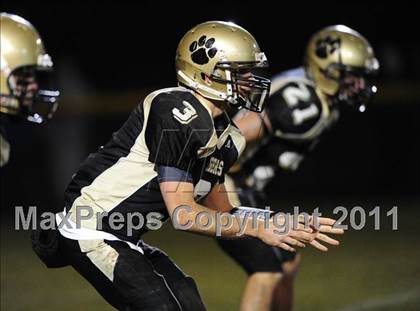 Thumbnail 1 in North Haven @ Hand (CIAC Class L Quarterfinal) photogallery.