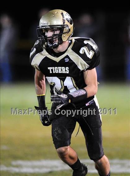Thumbnail 2 in North Haven @ Hand (CIAC Class L Quarterfinal) photogallery.