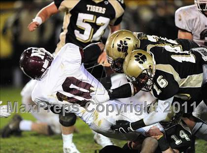 Thumbnail 3 in North Haven @ Hand (CIAC Class L Quarterfinal) photogallery.