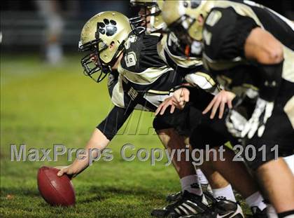 Thumbnail 3 in North Haven @ Hand (CIAC Class L Quarterfinal) photogallery.