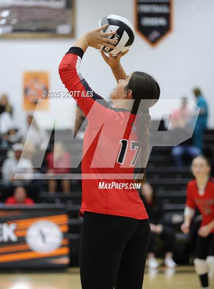 Thumbnail 1 in Liberty Union vs Amanda-Clearcreek photogallery.