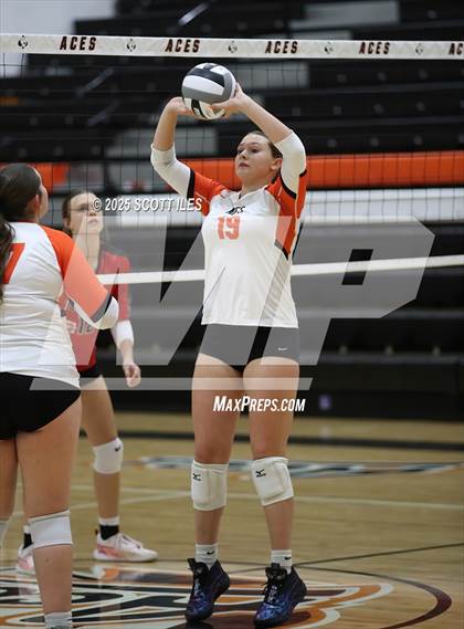 Thumbnail 3 in Liberty Union vs Amanda-Clearcreek photogallery.