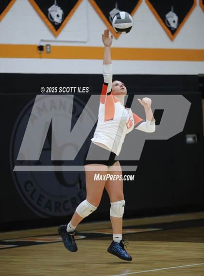 Thumbnail 3 in Liberty Union vs Amanda-Clearcreek photogallery.