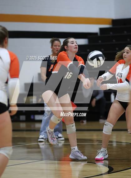 Thumbnail 1 in Liberty Union vs Amanda-Clearcreek photogallery.