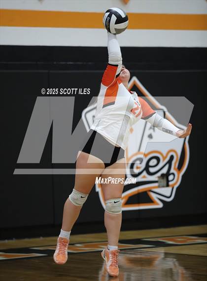 Thumbnail 1 in Liberty Union vs Amanda-Clearcreek photogallery.