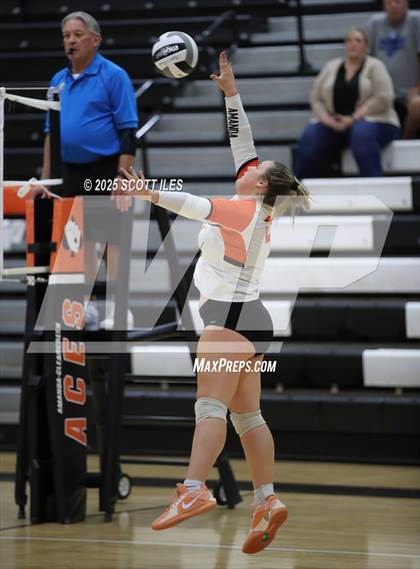 Thumbnail 2 in Liberty Union vs Amanda-Clearcreek photogallery.